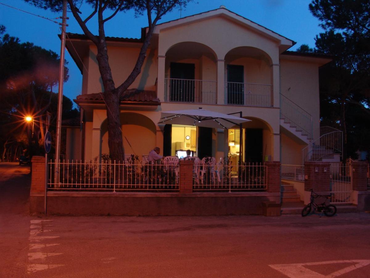 Blue Apartment Marina di Castagneto Carducci Exterior foto